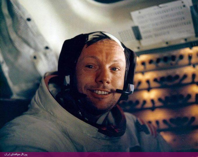 تصویر آرمسترانگ در ماه‌نوردی که روی این کره حرکت کرد. او پس از پیاده‌شدن از سفینه گفت: «این قدمی کوچک برای یک مرد و اما گامی بزرگ برای بشریت است».