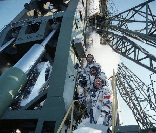 به بهانه درگذشت ولادیمیر لیاخف؛ بازخوانی مصاحبه با فضانورد "نمره ۳" روسیه!