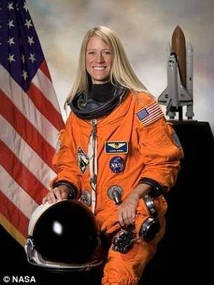 یکی از مدیران ناسا: نخستین فردی که به مریخ می‌رود باید یک زن باشد