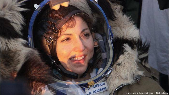 انوشه انصاری - فضانورد زن